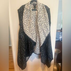 NWT Bebe B/W Marble Vest
